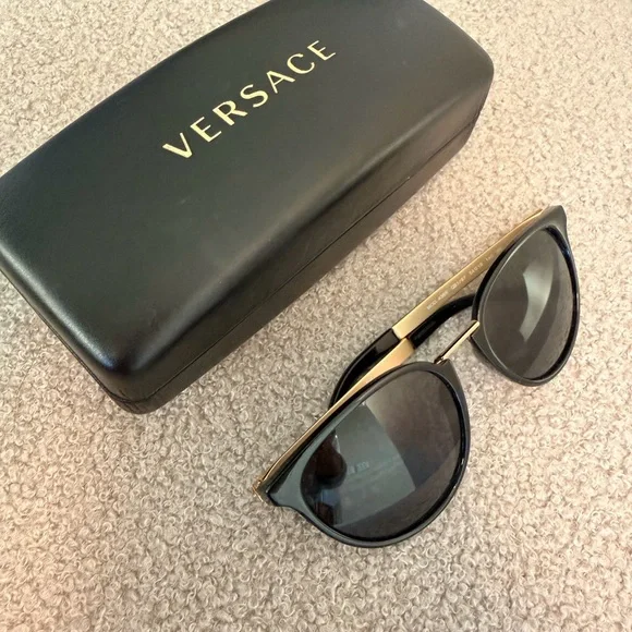 🖤 Versace Black & Gold Cat Eye Sunglasses – Model 4366 - Picture 1 of 8